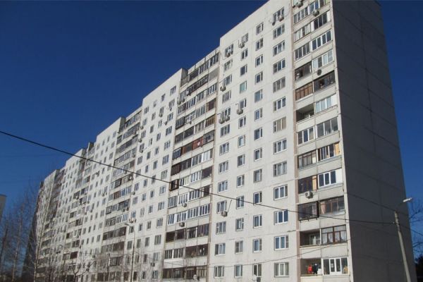 Обшивка лоджий и балконов сайдингом снаружи - фото 77